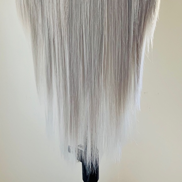 Very Pretty Long Straight Ombre Grey Oval Part Lace Front Wig - Picture 16 of 16